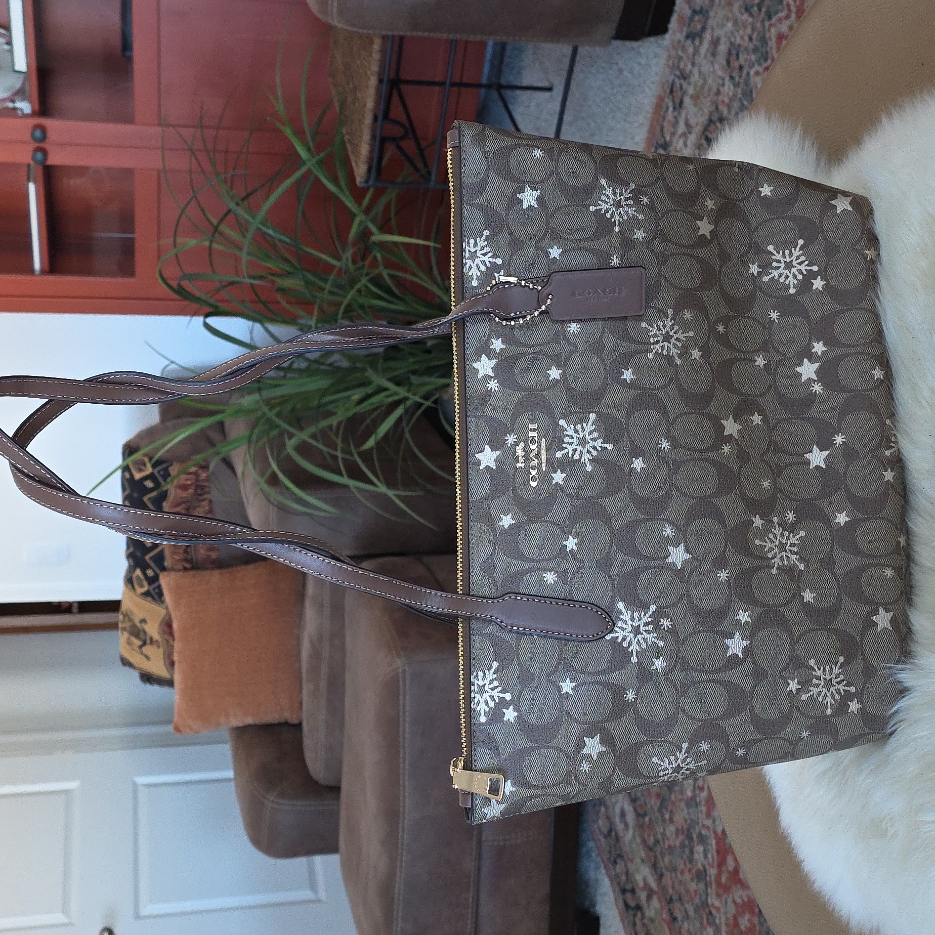 Beautiful Nwot Coach Gold Snowflake & Star Signature Tote